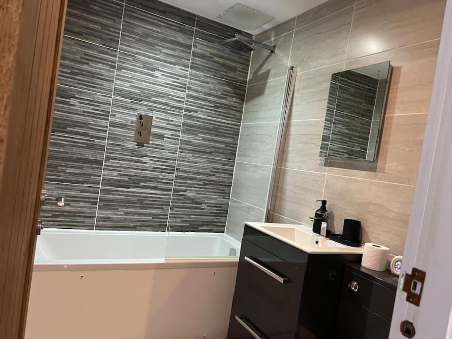 Mathew Street 1 Bed Apt Sleeps 6 Liverpool Ngoại thất bức ảnh